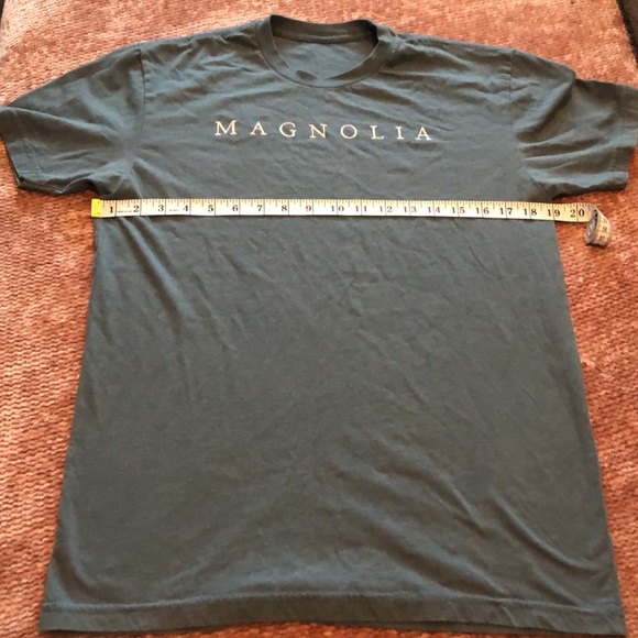 Magnolia tee - Picture 2 of 2